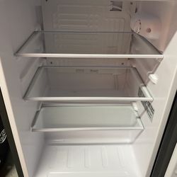 Insignia Mini Fridge 
