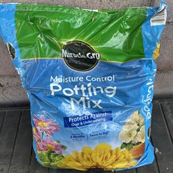 Miracle Grow Potting Mix 