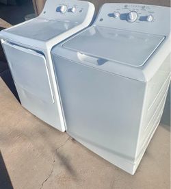 GE Top Load Washer and electric Dryer Set