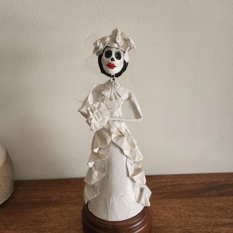 Artisan Day Of the Dead Paper Mache Skeleton "Catrina" Bride Figurine