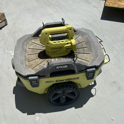 Vacuum Ryobi