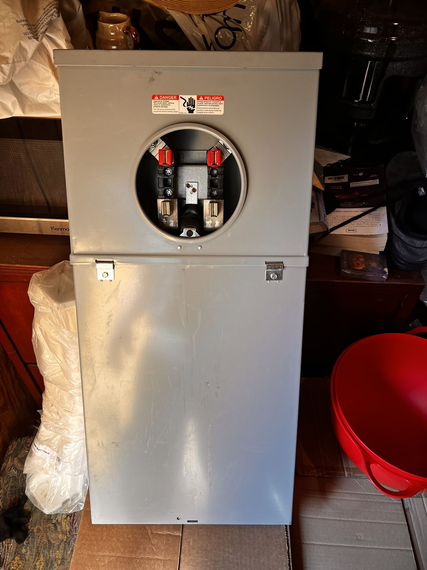 200A. Am Electrical Box. 20 Spaces