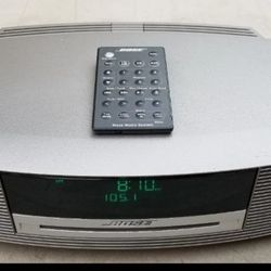 Bose Wave Music System Silver & Remote CD / MP3 / Fm /Am / AUX / Clock / Alarm ( Very Good Condition - LIKE NEW )
Cd 100% Works Perfect 