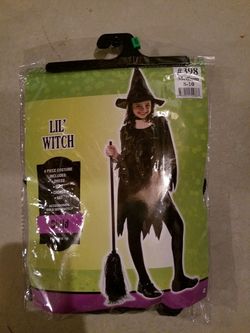 Girls witch Halloween costume