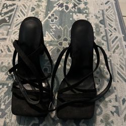 ✨Black Heels Women’s Size 6✨