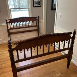Antique Spool Bed w/ Rare Acorn Accents FULL SIZE