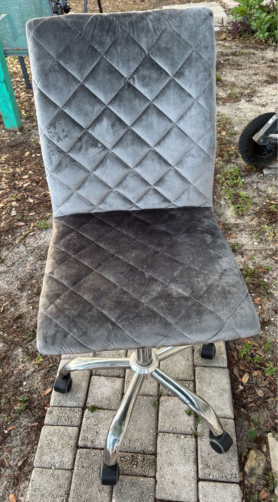 Like New Gray Chair