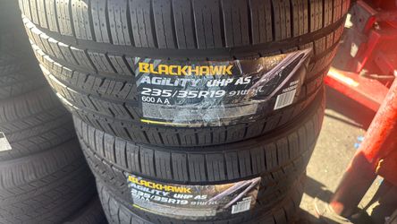 Blackhawk Agility UHP AS 235/35R19 Tires – Set of 2