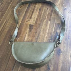 Lyons leather Co Sage Bee