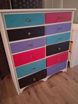 Multicolor drawer/dresser