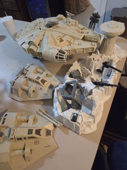 Star Wars Vintage Collectibles Millennium Falcon Playsets