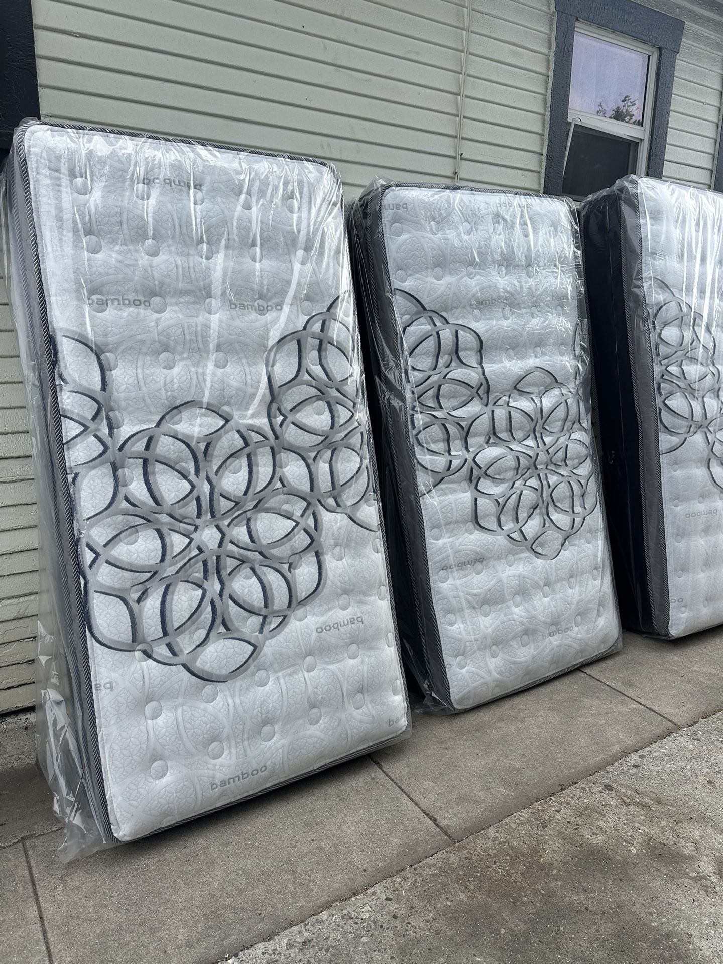 🔥 Mattress For Sale 🔥 Twin Size Mattress Pillow Top 12” Brand New Mattress. All Sizes Available