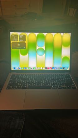 Apple MacBook Laptop Silver