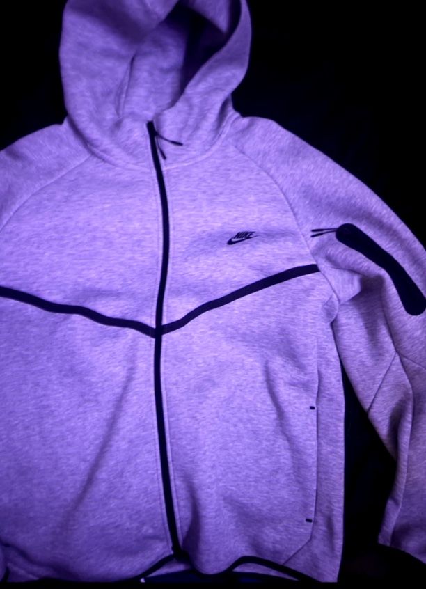 grey nike tech size Xl