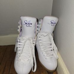Ice Skates (Size 3)