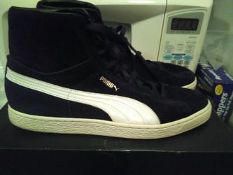 Suede pumas very good condition size 10/1/2