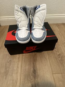 Jordan 1 Hyper Royal