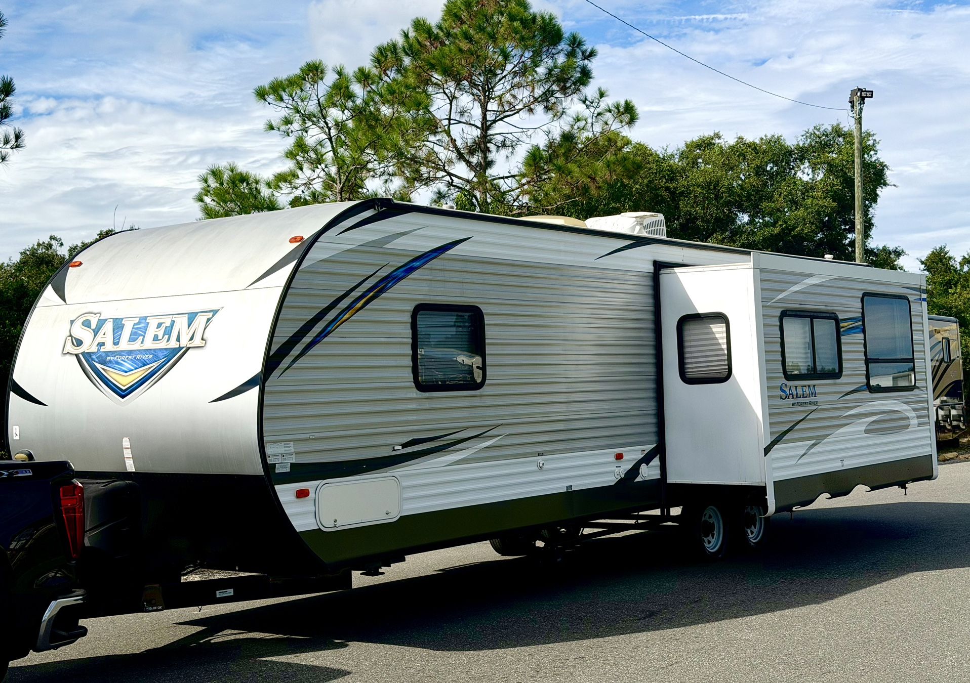 2019 Forest river Salem 34ft