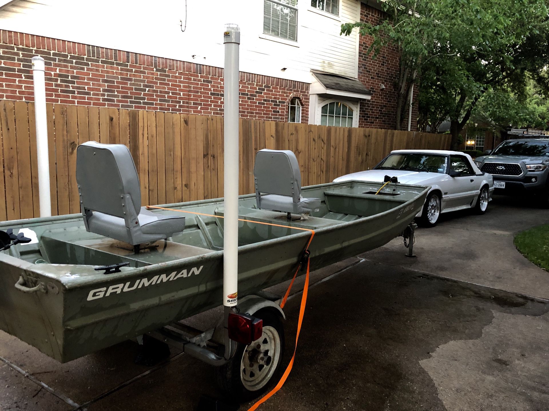 14’ x32 Aluminum Jon Boat. Have additional equipment that will be sold separately or included with a discount.