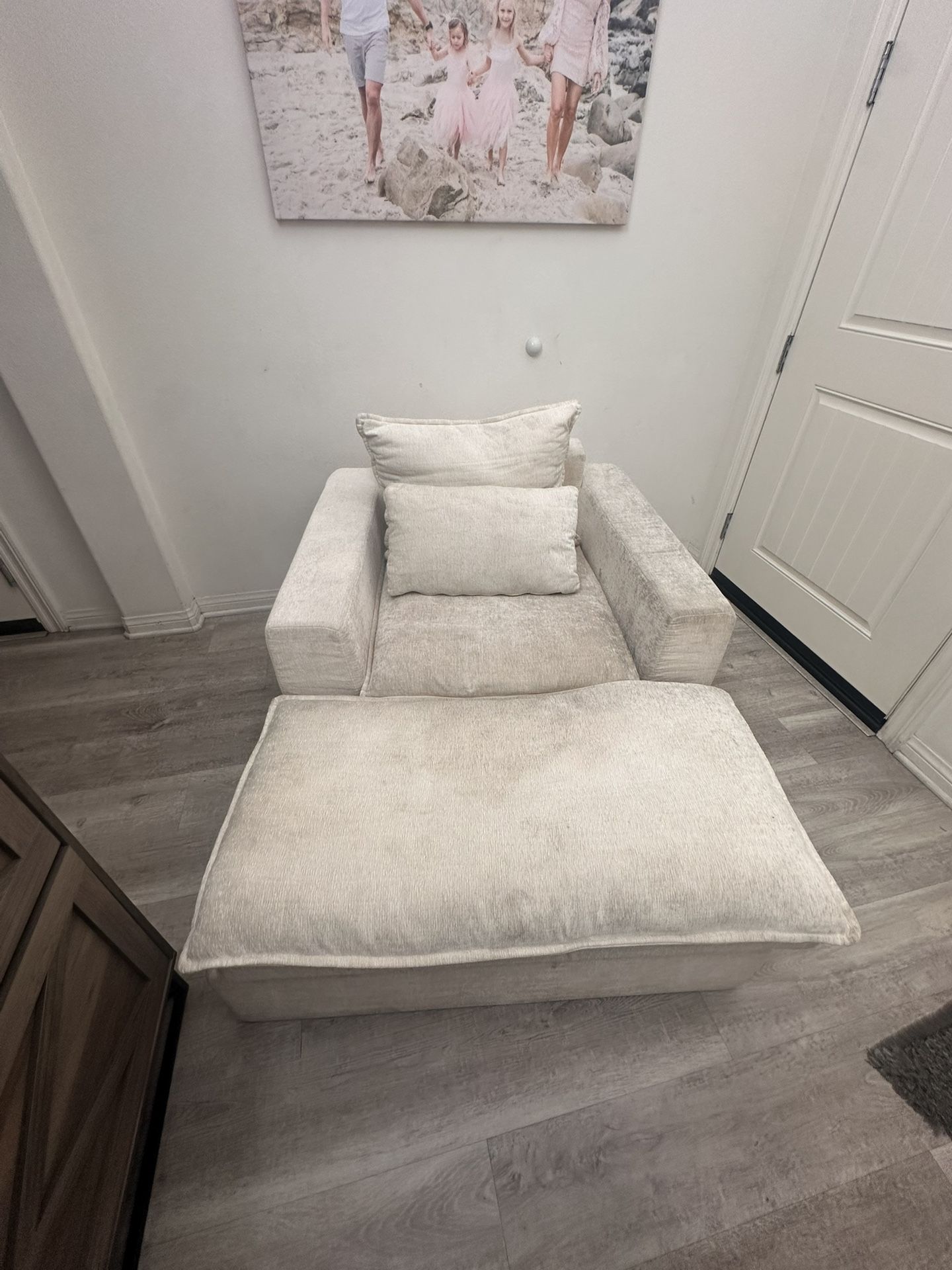 White sofa Chair- FREE