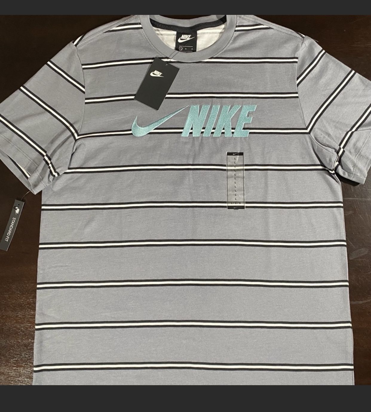 New With Tags Nike Mens T Shirt Grey