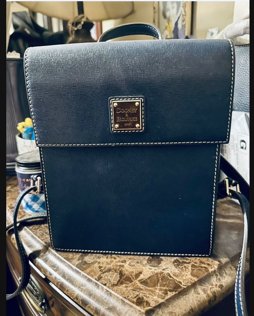 GENUINE DOONEY & BOURKE CROSSBODY BACKPACK -NEW - BOUGHT DIRECTLY FROM DOONEY & BOURKE