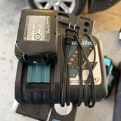 Makita 5.0 Ah Battery And Charger 50$ Like New 