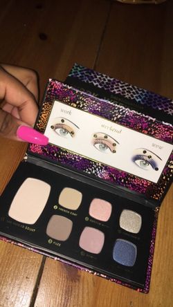 Bare minerals shadow