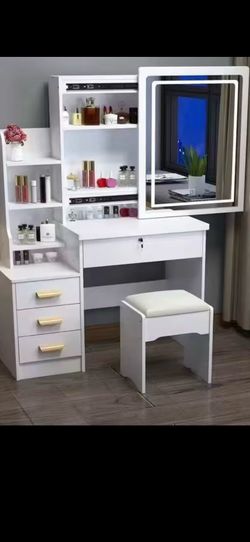 Vanity desk set