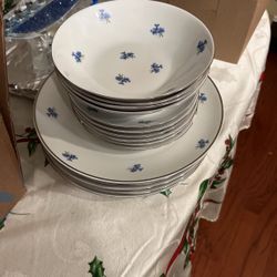 Chodziez China Dish Set
