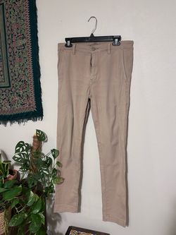 Tan Levi’s Chinos (30 x 32)