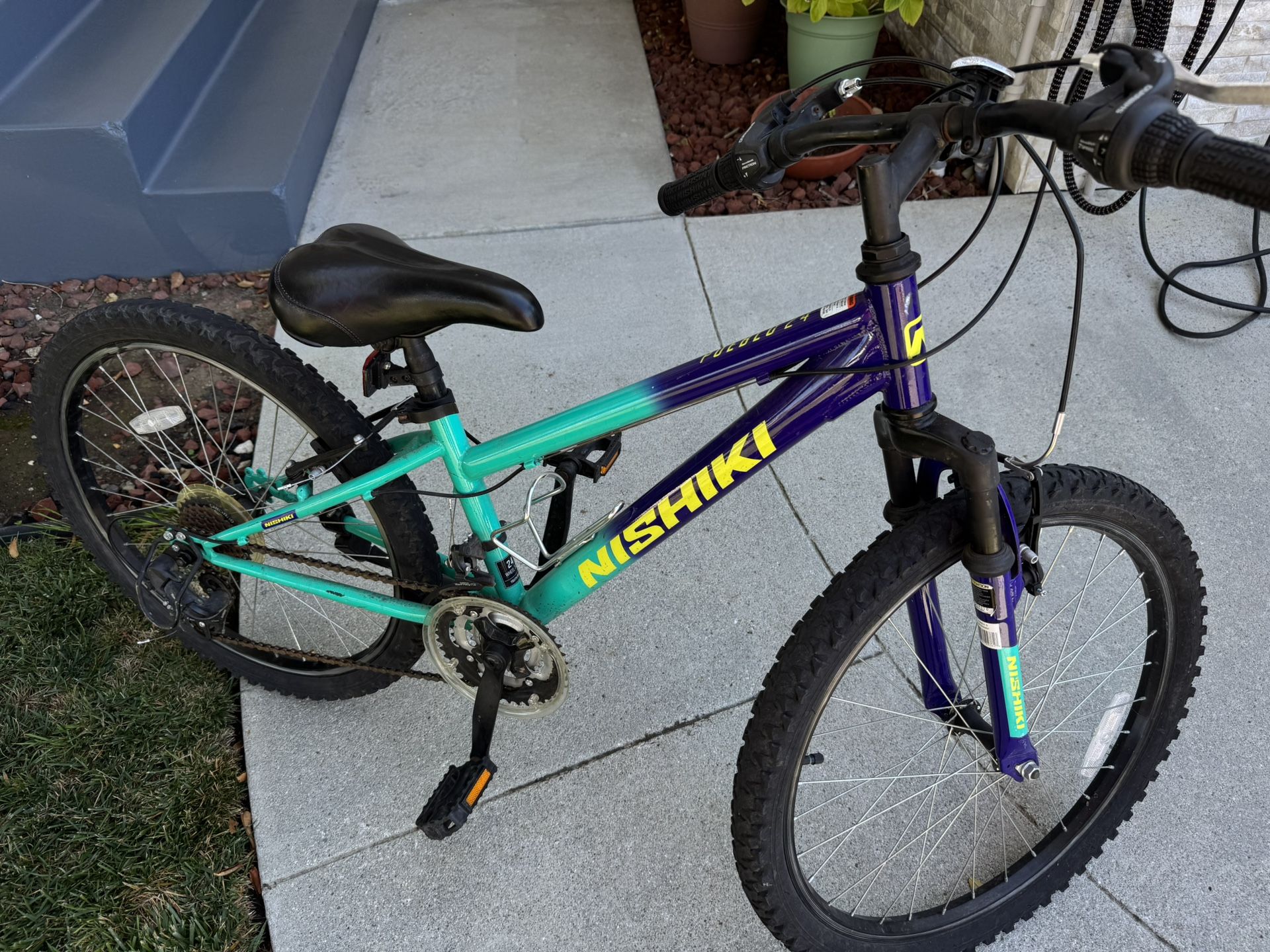 Bike With Helmets 24”