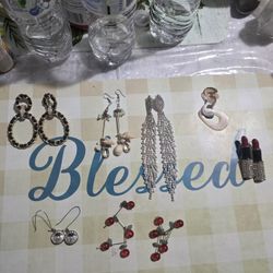 Women’s Fashion Jewelry Lot – Statement Earrings & Accessories
