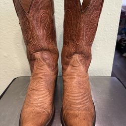 Botas LUCCHESE  Para Onbre Sz 9