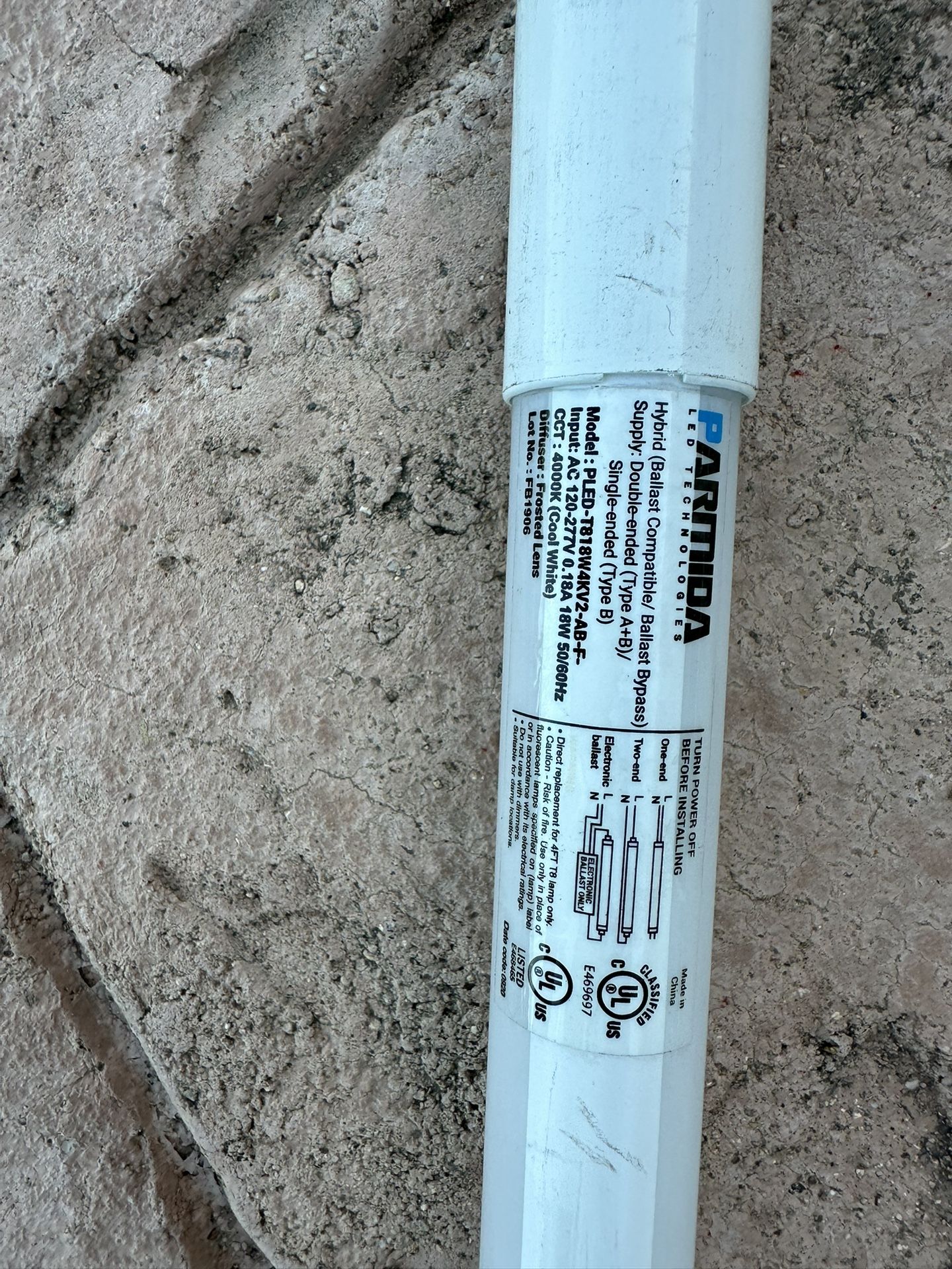 Parmida T8 4000K LEd 4 Foot Bulbs (works In T12 48” Fixtures)