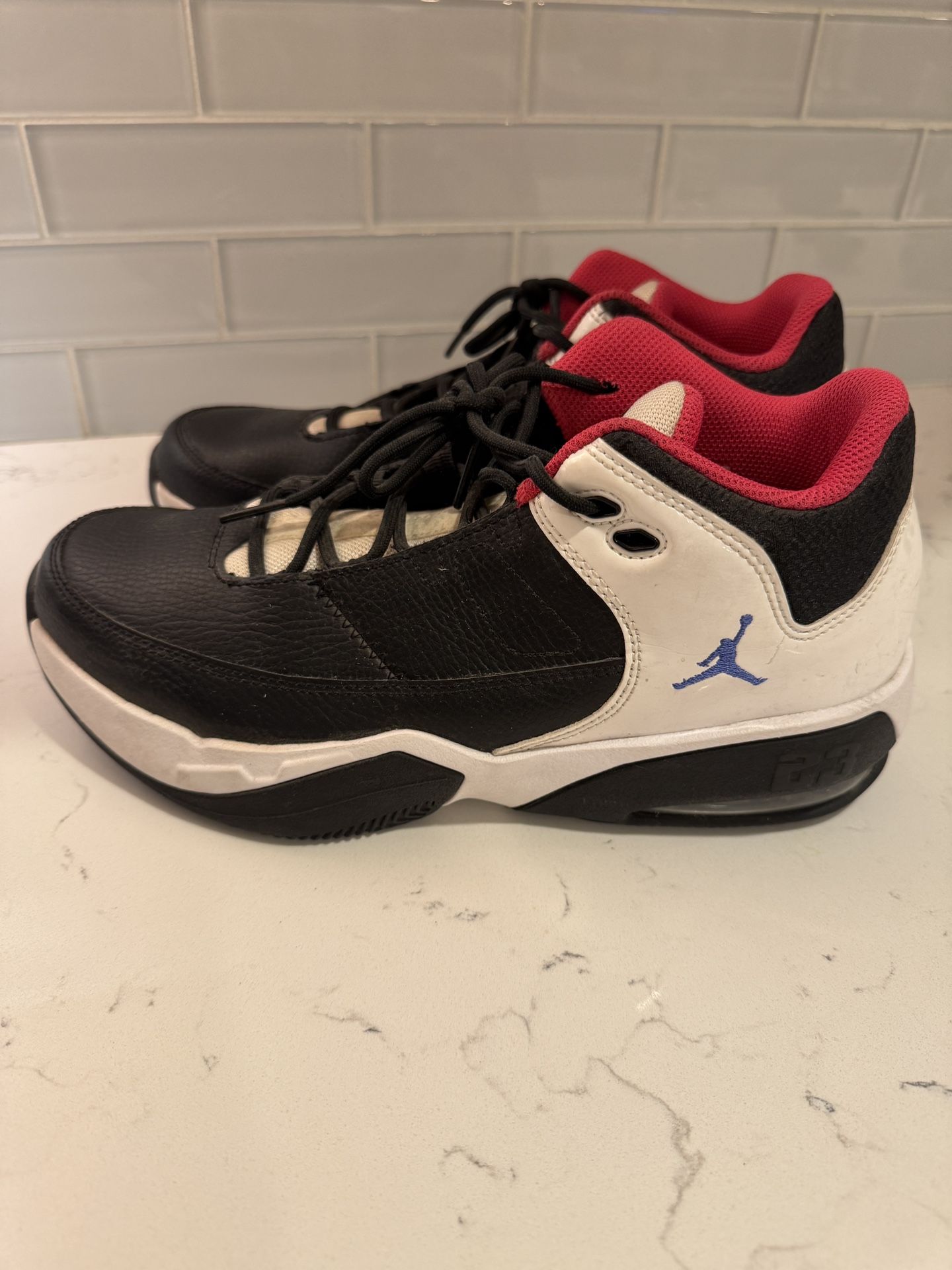 Jordan Max Aura 3 $50 Size Men’s Size 7