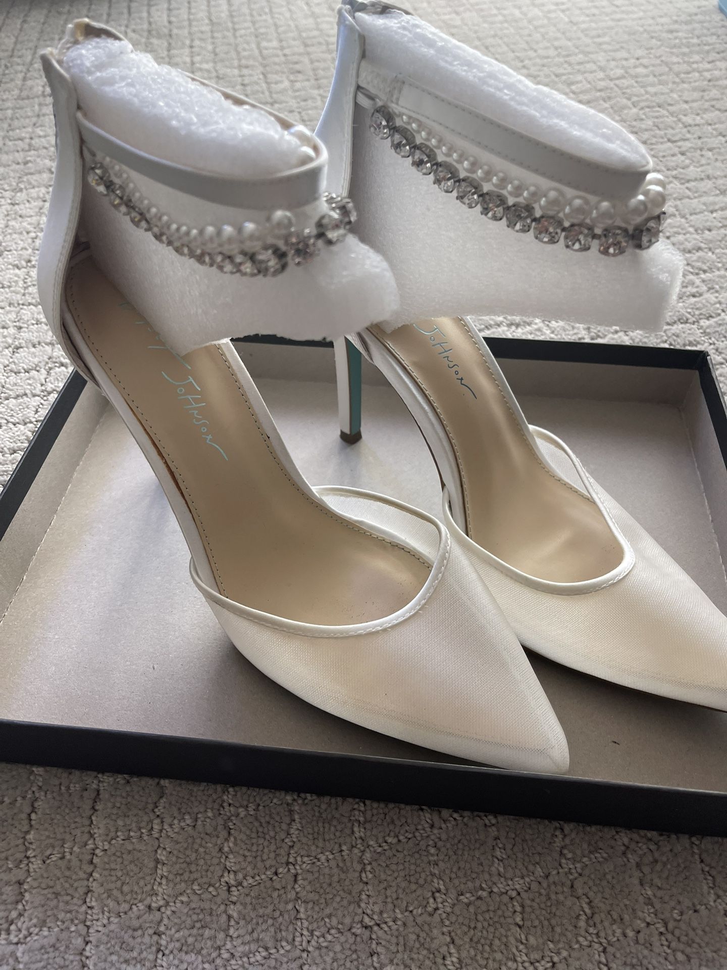 Betsey Johnson Tegan Heels