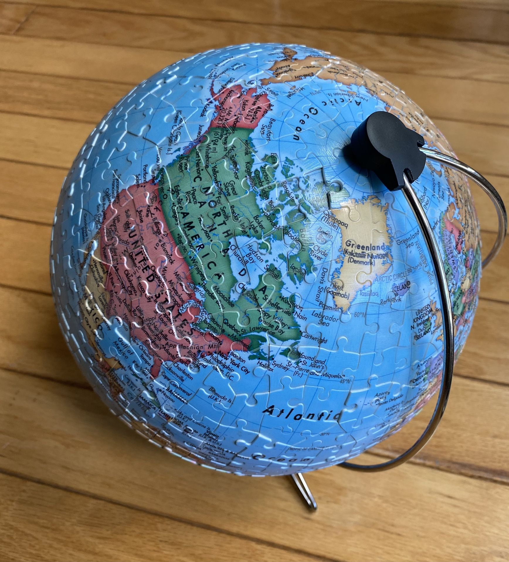 Ravensburger The Earth 540 Piece 3D Jigsaw Puzzle Ball for Kids and Adults.