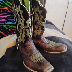 Ariat Cowboy Boots Size 10 Girl Or Men's Boots.