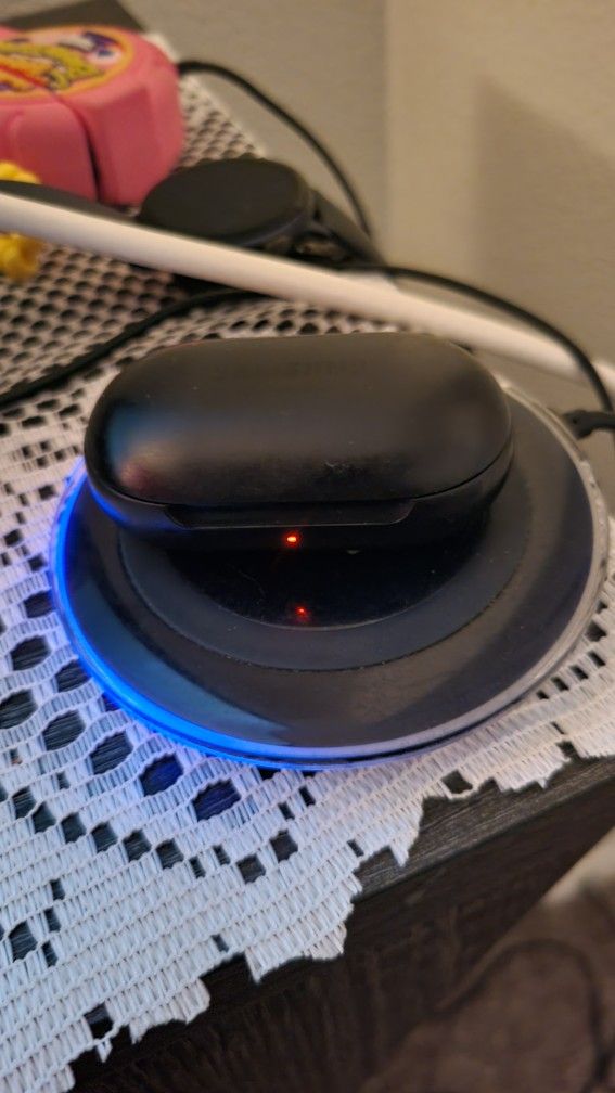 Galaxy Buds Case And Headphones