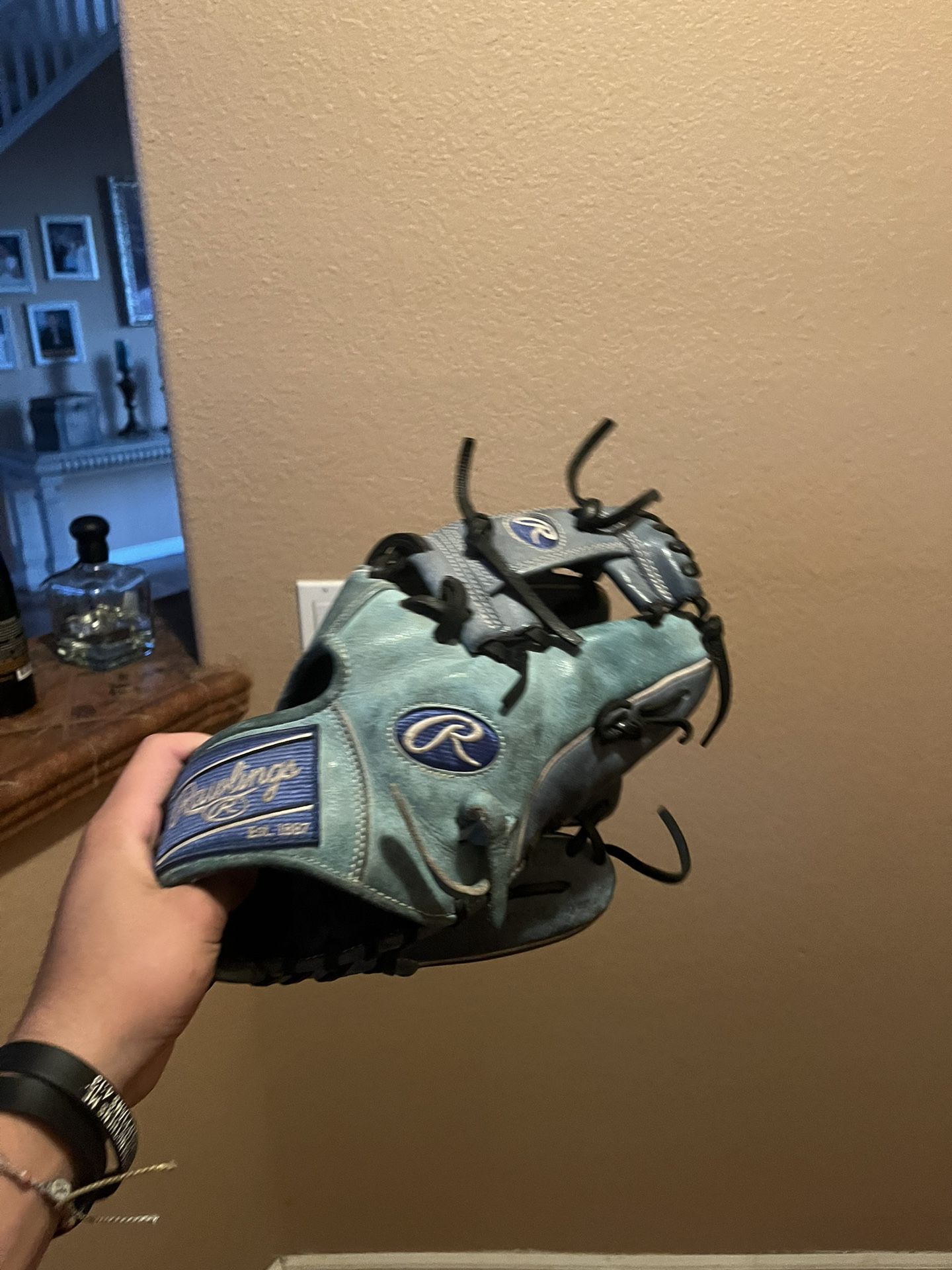 Baseball glove Heart of the Hide