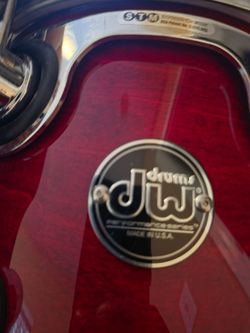 Brand new 6 piece DW Performance  (cherry) with cases