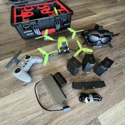 Dji FPV Drone,  3 Batteries Fly More  Kit, Hard Case, Excellent! 