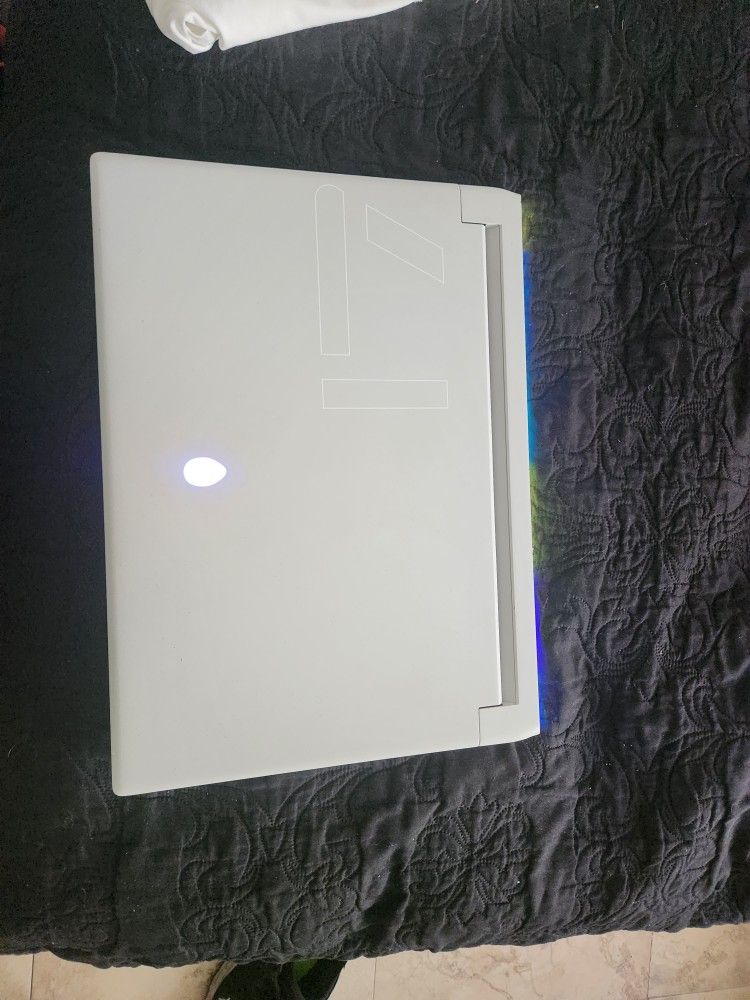 Alienware X17 R2 With Everything In The Picture
