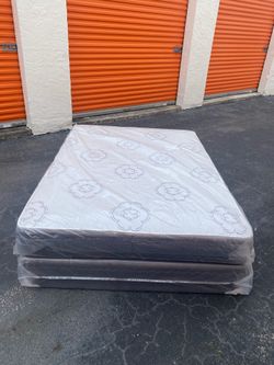 NEW FULL SIZE SET MATTRESS AND BOX SPRING-2pcs