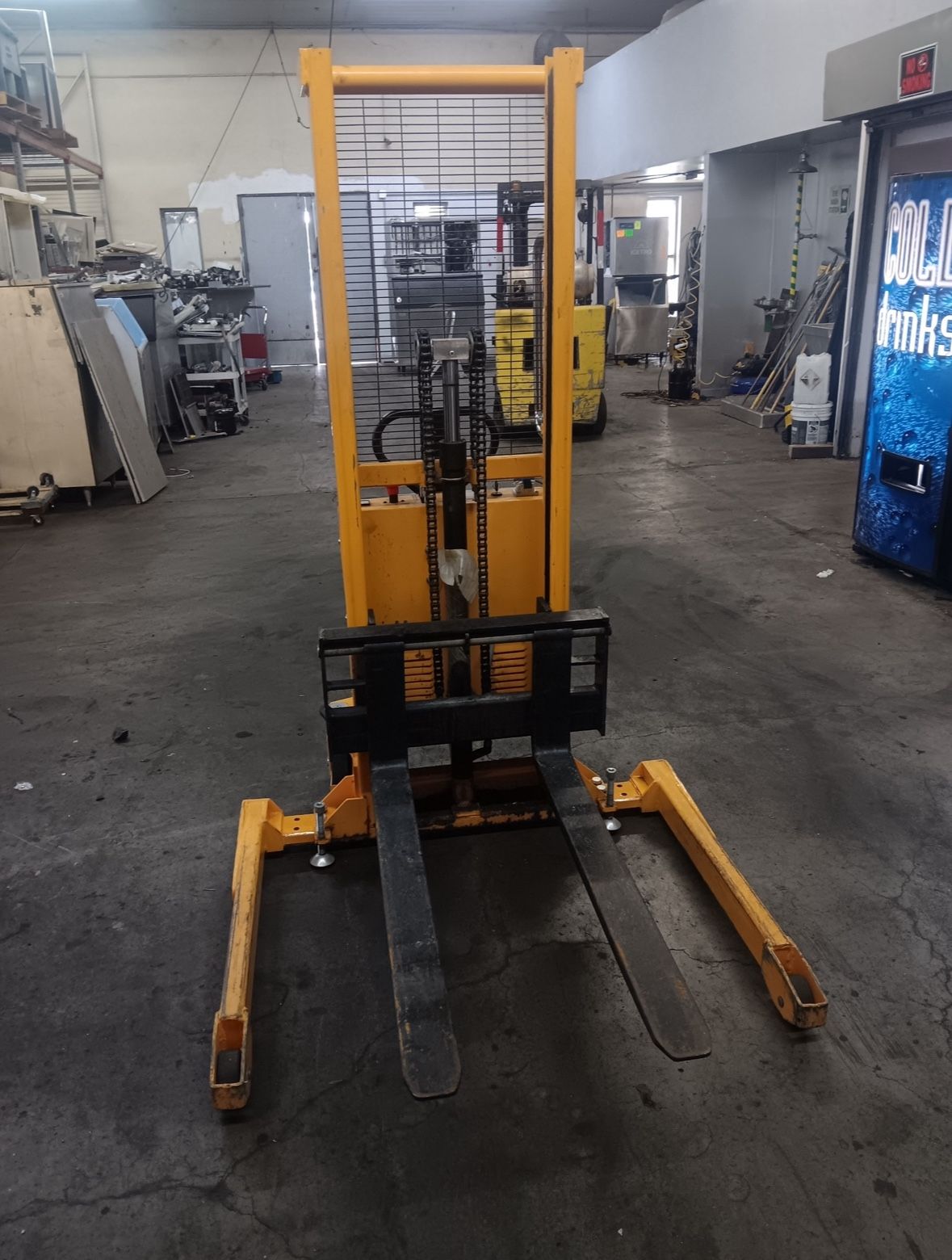Semi Electric Straddle Stacker 
