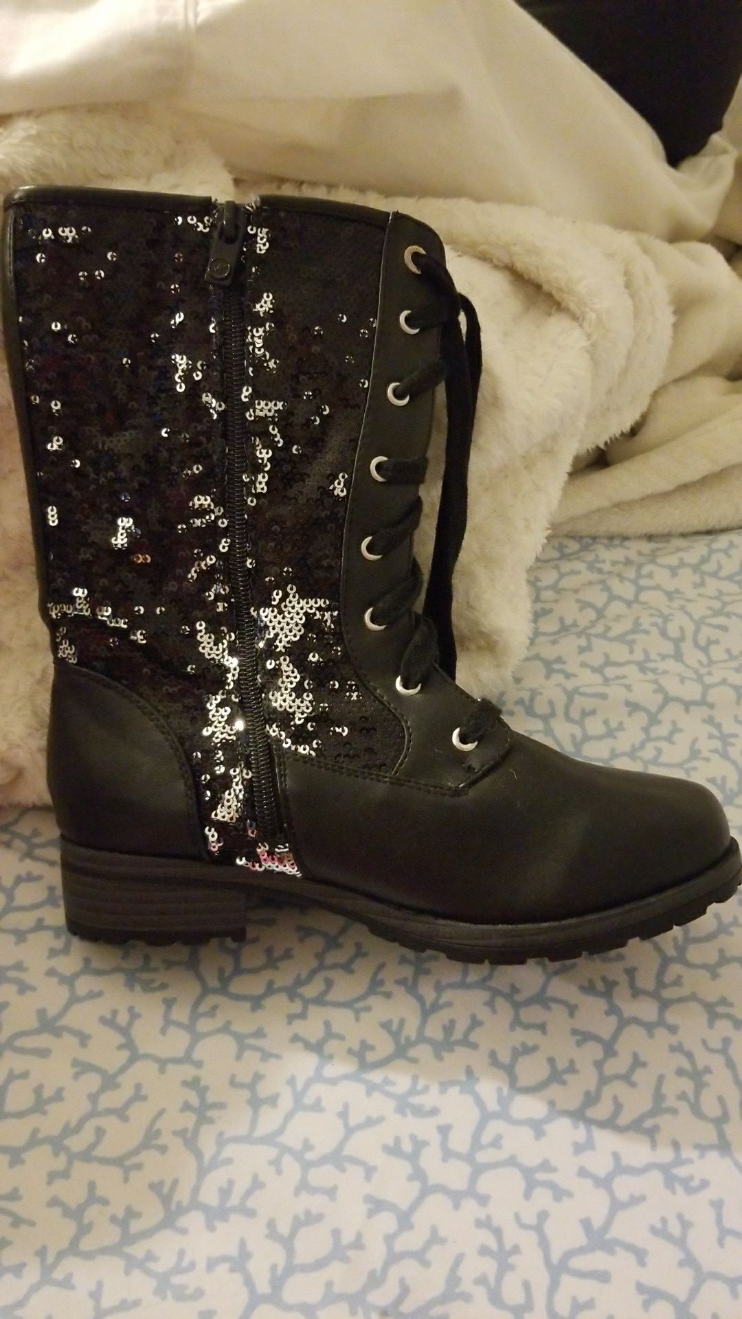 Boots size 4 for girls