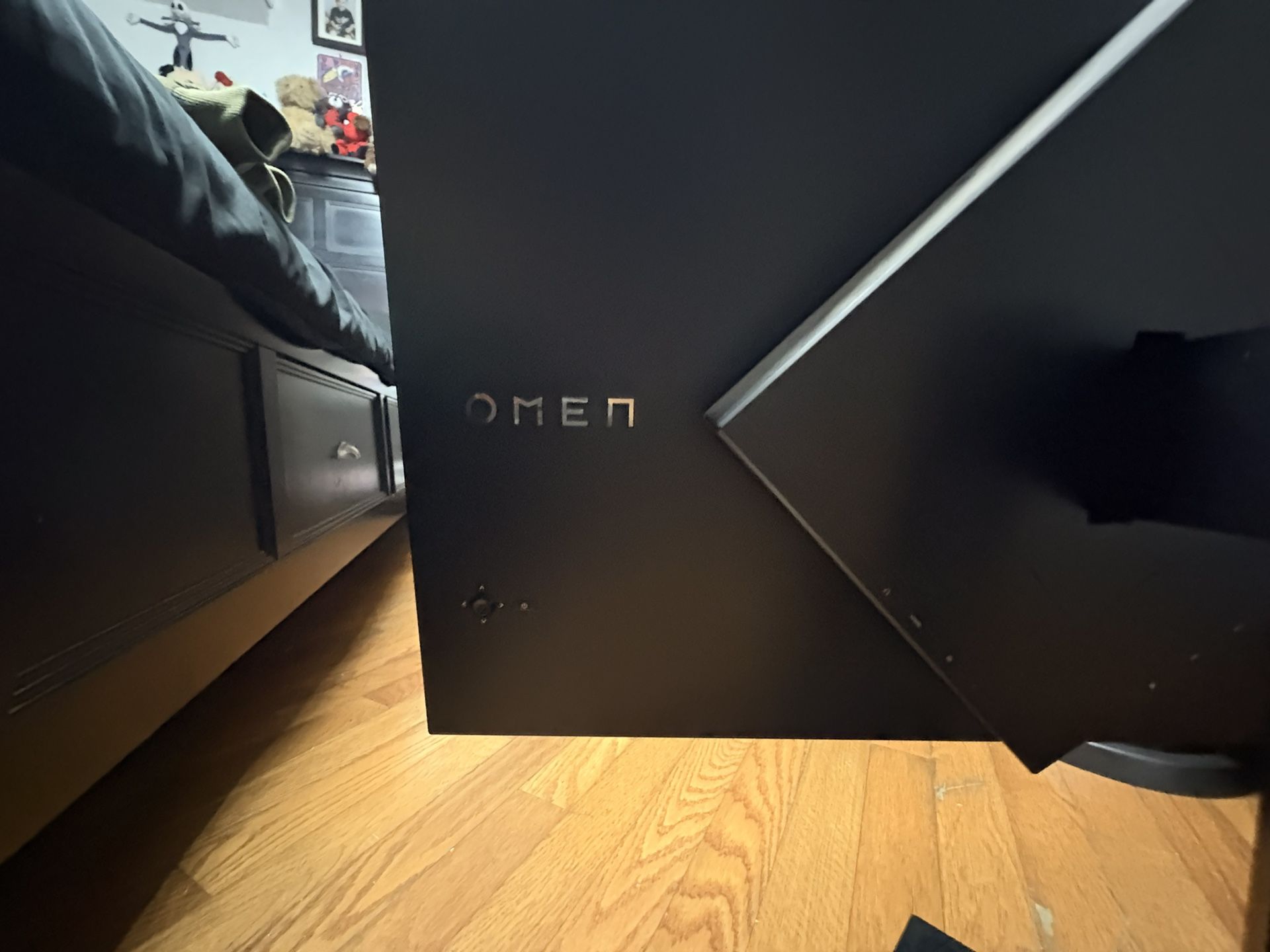 OMEN pc monitor and Bose sound system