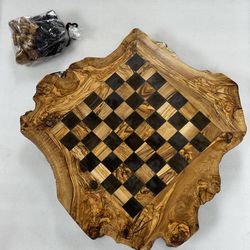 Large Olive Wood chessboard set with pieces