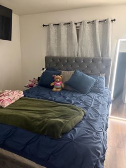 Queen bed frame NO MATTRESS